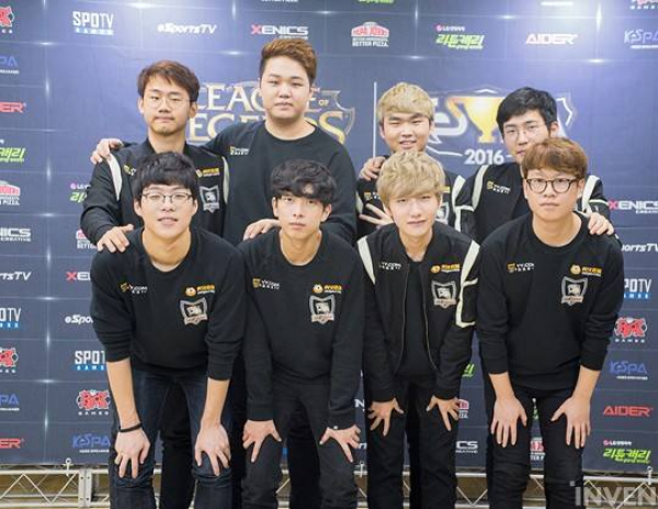 道路上的坚 道路上的坚