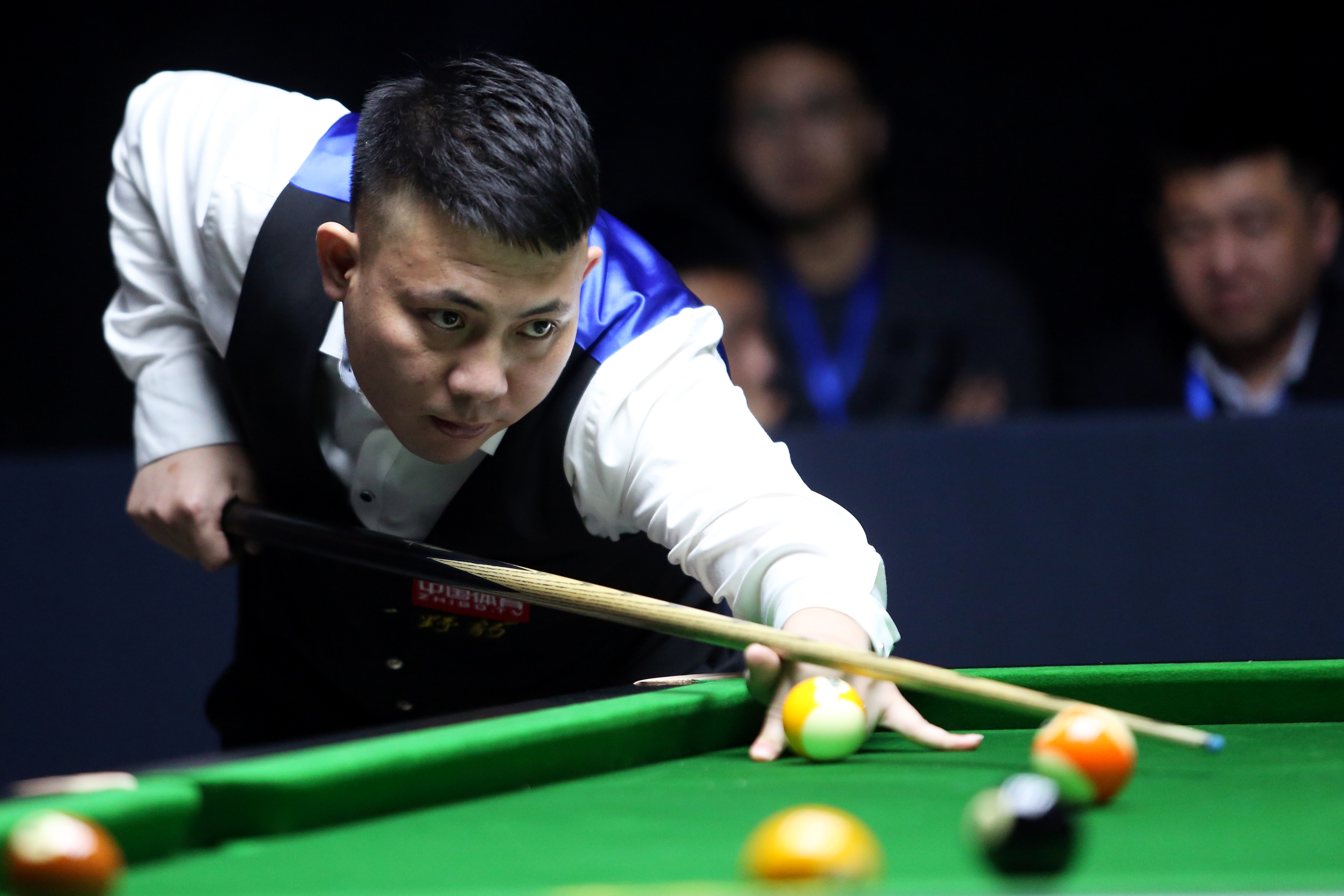 随着他返回 随着他返回