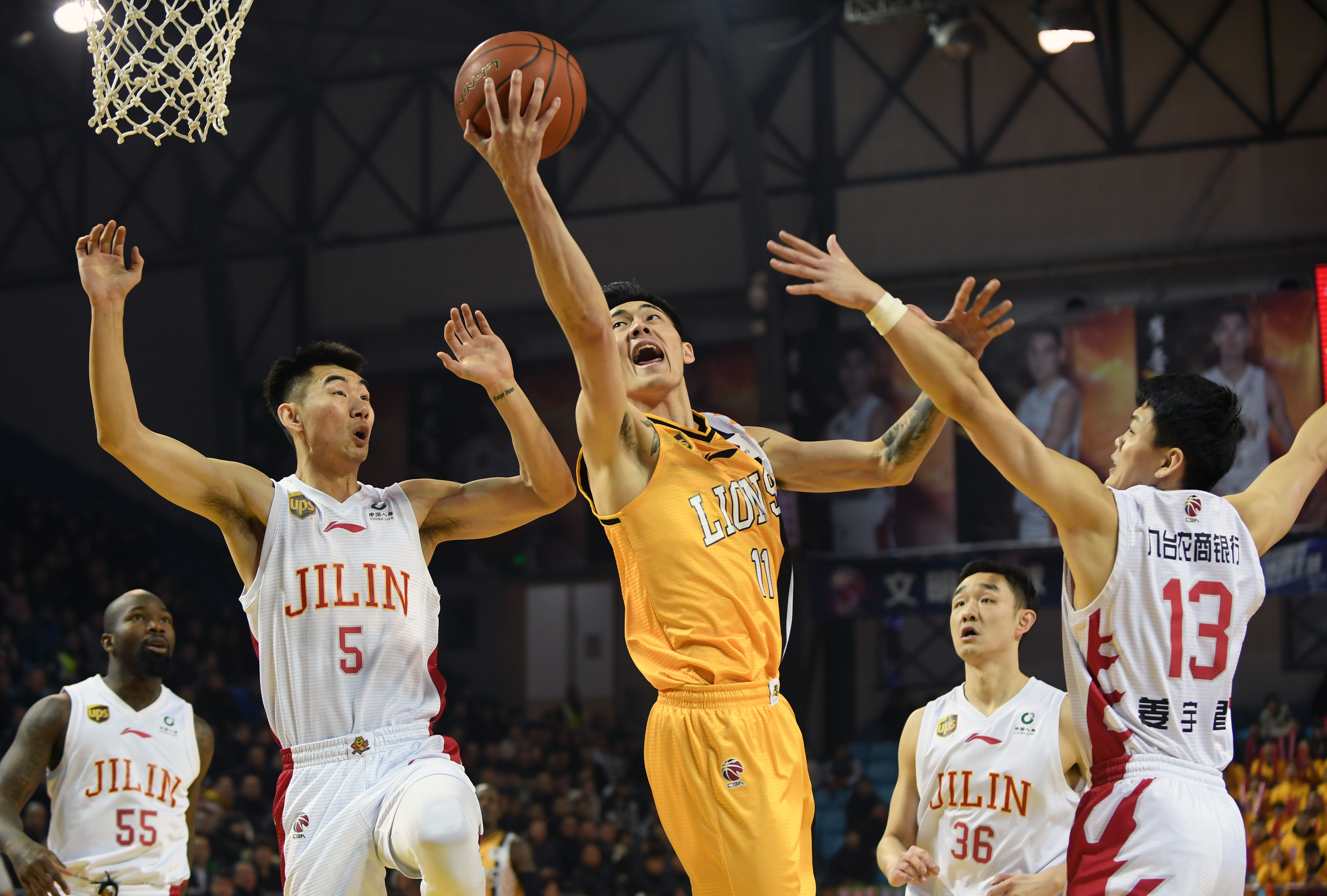 八村塁压哨 八村塁压哨