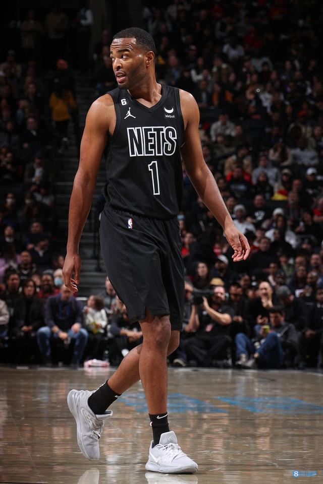 揭幕战